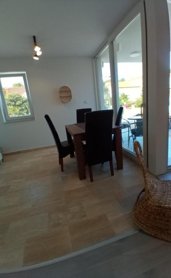 Vila Regina Apartment Paloma With Swimming Pool Jezera Exterior foto